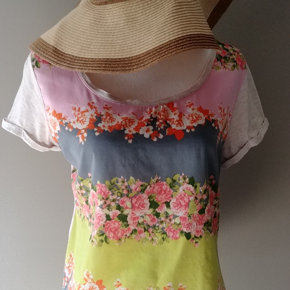 Super cute colorful spring top.